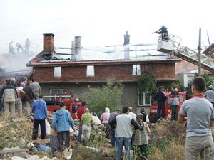 Seydişehir'de bir evin çatısı yandı