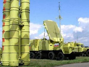 S-300 füzeleri Suriye'ye doğru yola çıktı