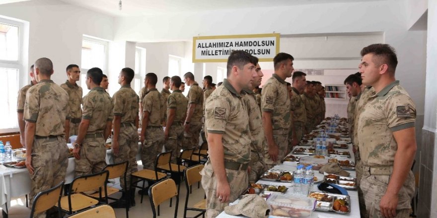 Konya’dan Tunceli’deki askerlere ‘anne yemeği’