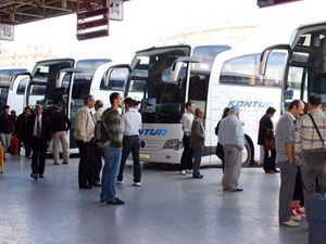 Otogardaki disiplin, kışlayı aratmıyor