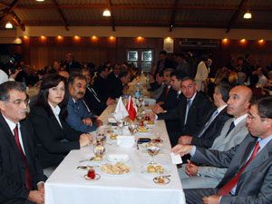 AK PARTİ’DE GÜNDEM SEL VE KAZALARDI