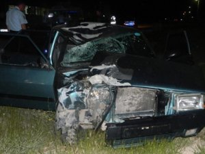 Otomobil motosiklete çarptı: 1 ölü, 4 yaralı