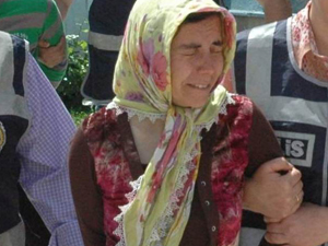 Oğlunu öldüren anne mahkemeye hakaret etti