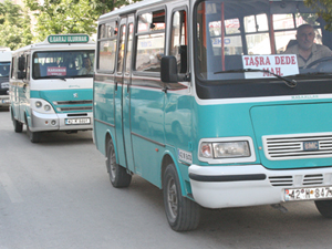 Minibüsçüler Yol Kapatıp eylem yaptı