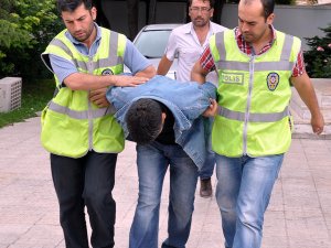 Çaldıklarını satamadan yakalandı