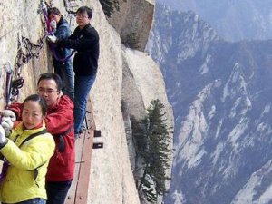 Dünyanın en tehlikeli trekking yolu