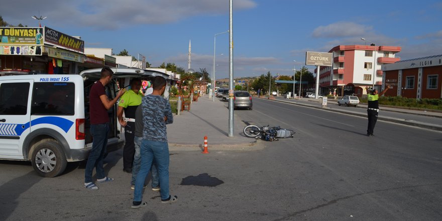 Ilgın'da minibüs ile motosiklet çarpıştı: 1 yaralı