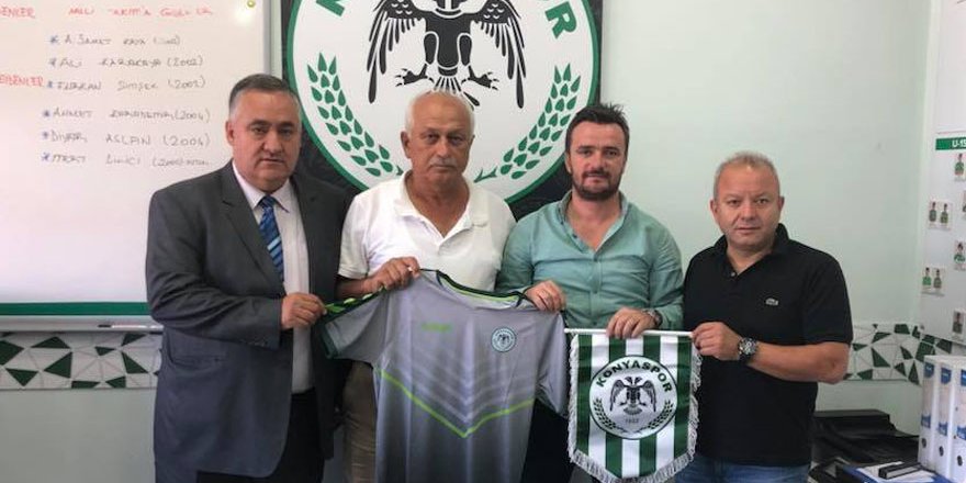 Konyaspor, Mersin’de futbol okulu açtı