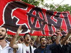Çarşı Taksim'de polisi bezdirdi