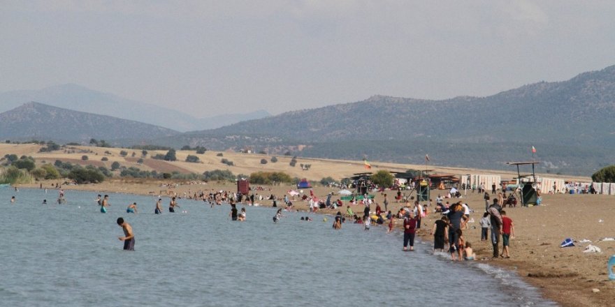 Beyşehir Gölünde yüzme keyfi Eylül’de de sürüyor