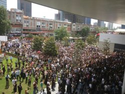 NTV önünde protesto gösterisi