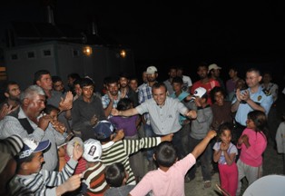 Kaymakam halay çekti