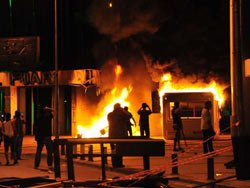 İzmir'de halkı isyana teşvikten 25 kişi gözaltında