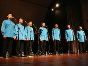 Kazakistanlı grupdini müzikler sundu