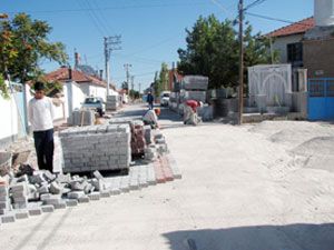 Yavuz Selim Caddesi'nekilitli parke taşı döşeniyor