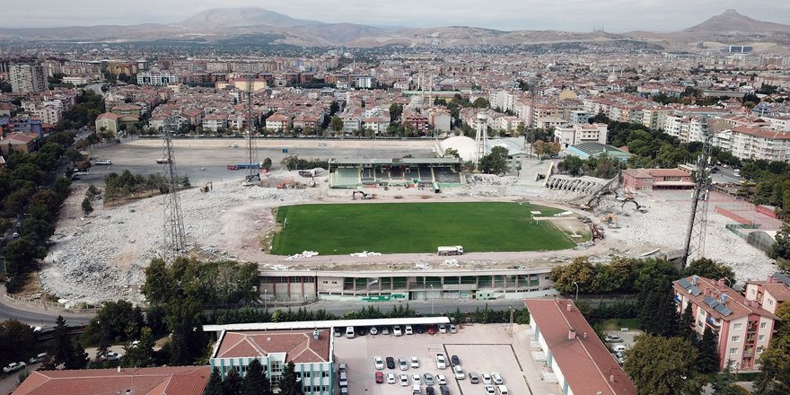 Eski stadyum Millet Bahçesine dönüşüyor ski