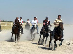 Rahvan At Yarışları nefes kesti