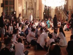 İşte Valide Sultan Camii'nde yaşananlar