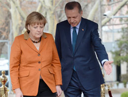 Merkel'den Türkiye'ye ikinci uyarı