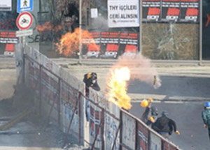 Taksim'de provokatörler iş başında