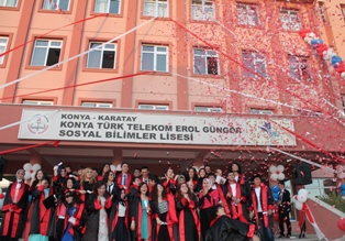 Sosyal Bilimler Lisesi 2. mezunlarını uğurladı