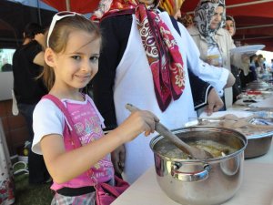 Bayat ekmekten yapılan yemekler yarıştı