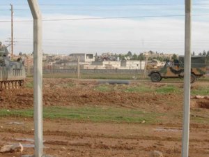 Kaçakçılar sınırda Türk askerlerine ateş açtı