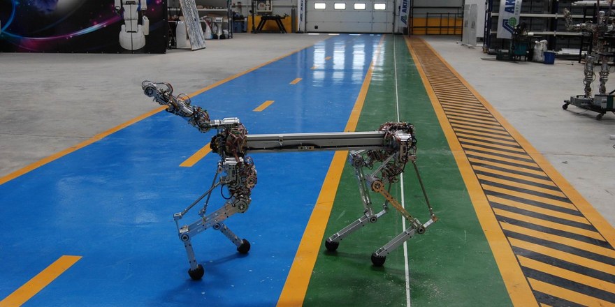 Dört ayaklı robot “ARAT” yakında piyasaya çıkıyor