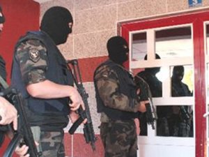 Konya'da polisten 'Nazik' Operasyon: 35 Gözaltı