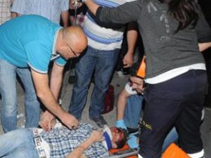 Hafif Ticari Araç ile Otomobil Çarpıştı: 5 Yaralı