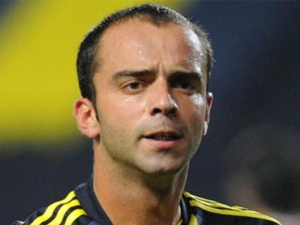 Fenerbahçe bir futbolcuyla yollarını ayırdı