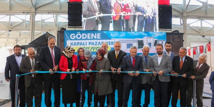 Gödene kapalı pazar yeri açıldı