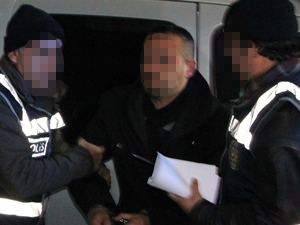 26 Bıçak darbesini karısı affetti, mahkeme affetmedi