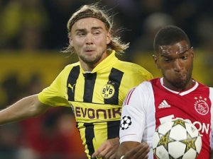 Yıldız futbolcu Süper Lig'e imza attı