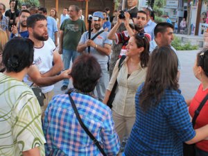 Ayakta duran kadınlara erkek tepkisi