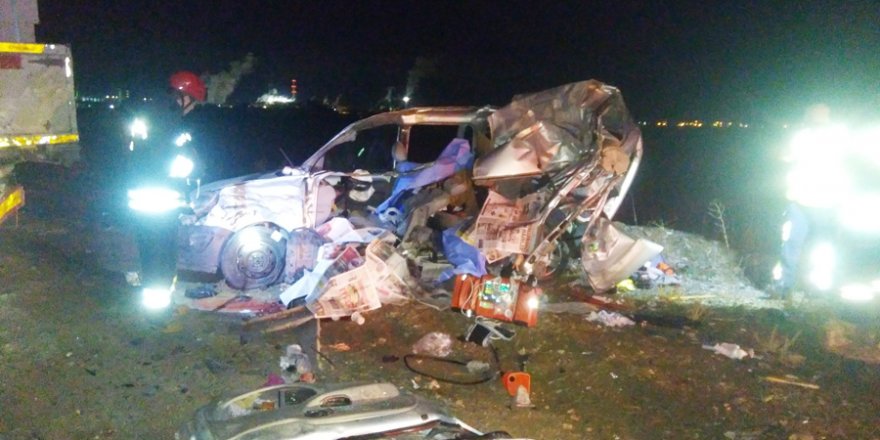 Baba ve iki kızı kazada can verdi