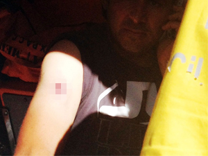 Çay içerken maganda kurşunu isabet etti