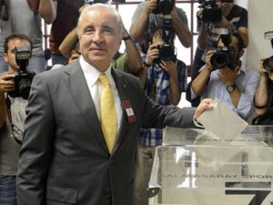 Ünal Aysal yeniden başkan!