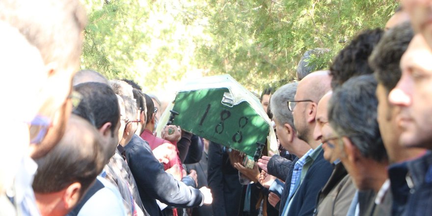 Abdil Erdal’ın annesi Zeynep Erdal vefat etti