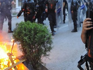 İzmir'de sokak eylemcilerine tutuklama