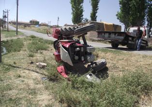 Kulu'da traktör devrildi: 1 yaralı
