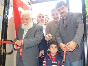 Öğrencilere burs için kermes açıldı