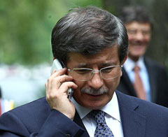 Davutoğlu'nun yoğun telefon diplomasisi sürüyor