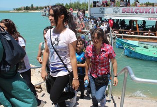 Şırnaklı öğrenciler Beyşehir Gölü'nü gezdi