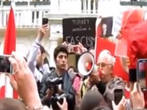 Levent Kırca Londra'da gaza geldi