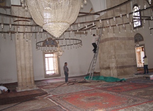 Sultan Selim Camii temizleniyor