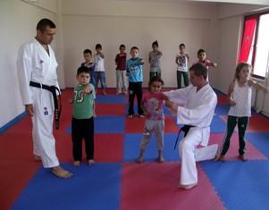 Kulu'da karete kursu açıldı