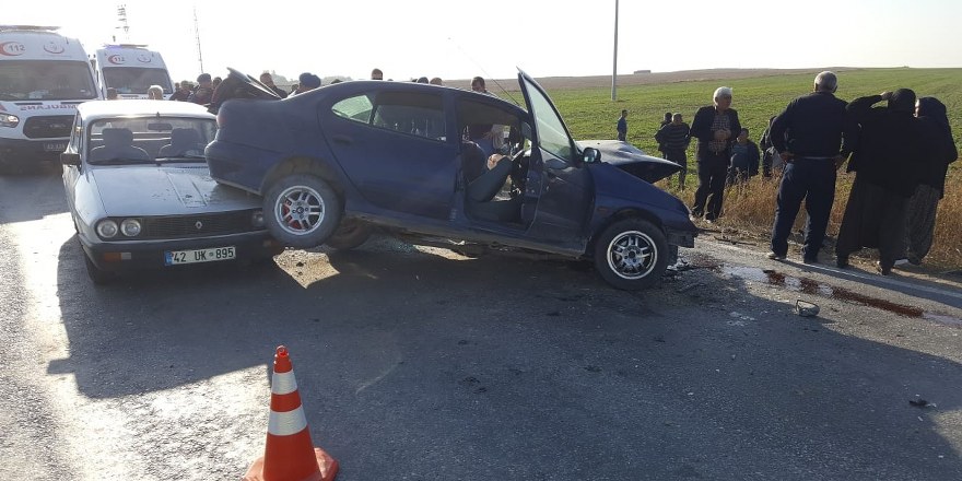 Otomobiller çarpıştı: 1 ölü, 4 yaralı