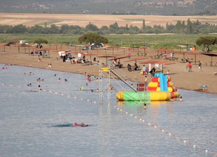 Karaburun Plajı yeni sezonu açtı
