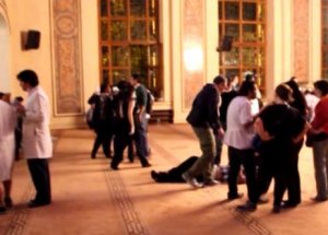 Valide Sultan Camii'ndeki rezaletin son görüntüsü
